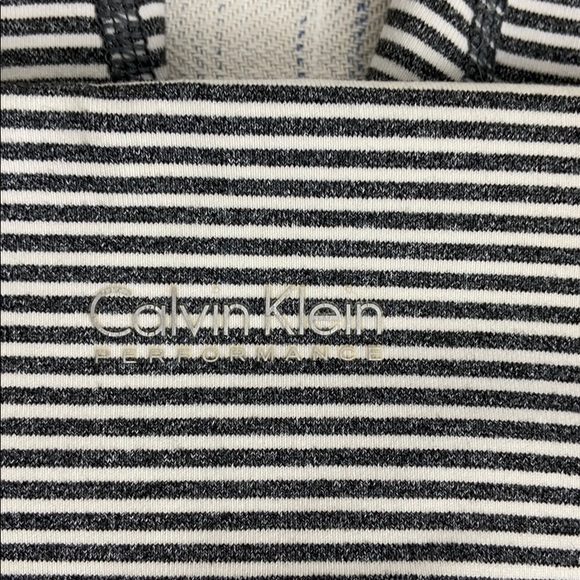 Calvin Klein performance Crop Capri leggings Small - Picture 4 of 7